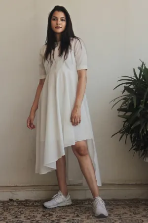 Asymmetric hem full flared cotton dress in White with a printed belt