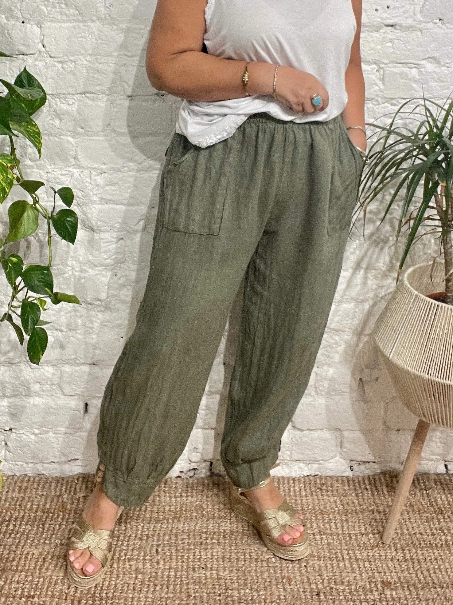 Eden Milford wooden Button 100 % Linen Cuff Bottom Trousers with pockets