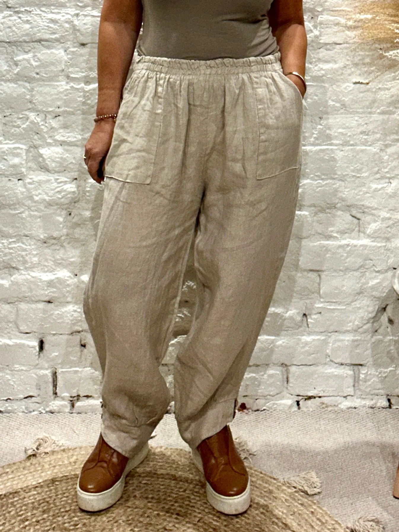 Eden Milford wooden Button 100 % Linen Cuff Bottom Trousers with pockets