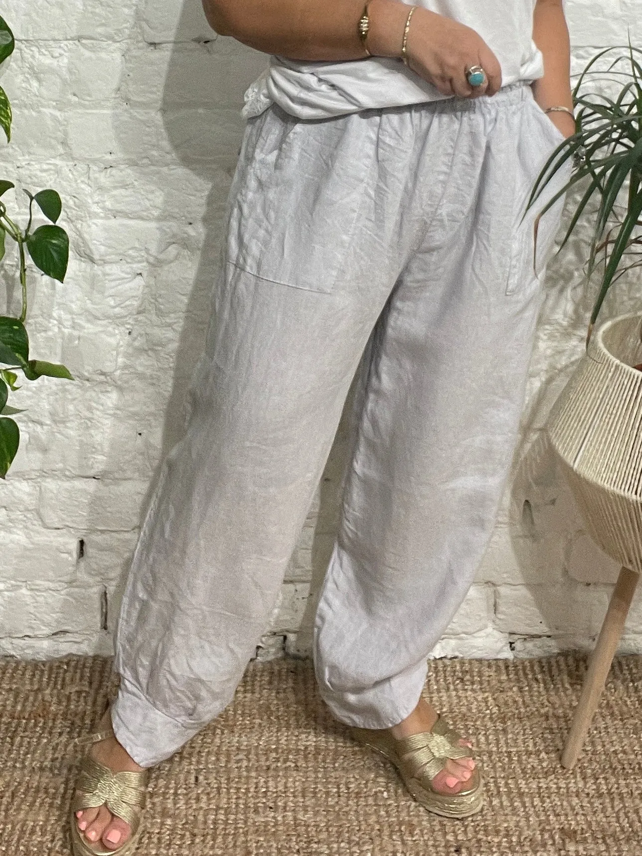 Eden Milford wooden Button 100 % Linen Cuff Bottom Trousers with pockets