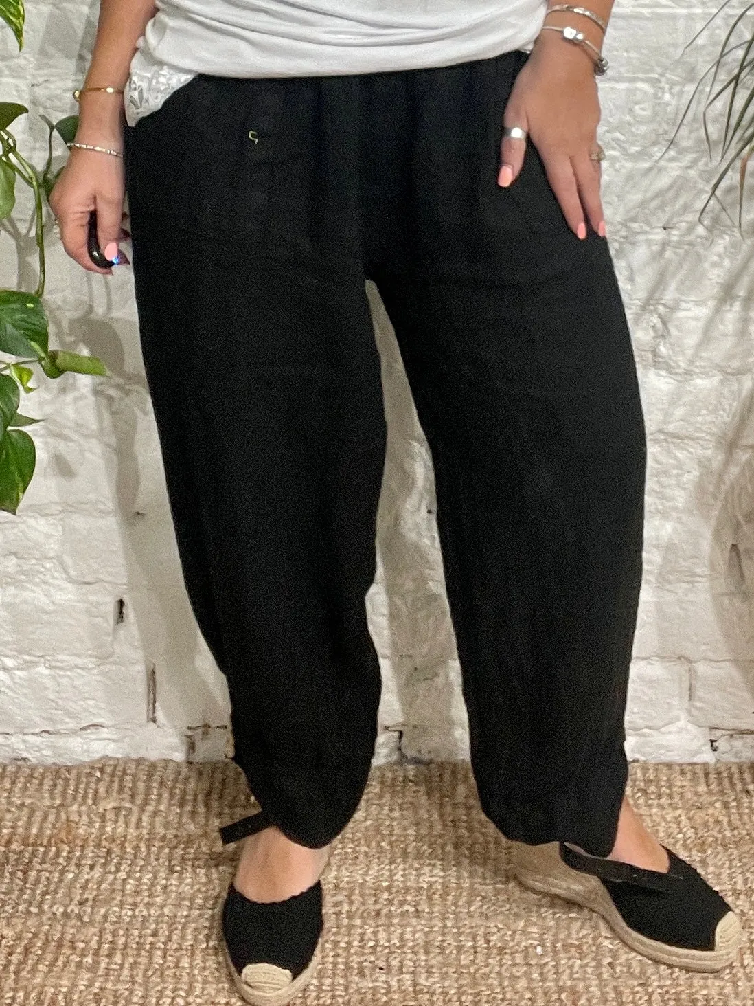 Eden Milford wooden Button 100 % Linen Cuff Bottom Trousers with pockets