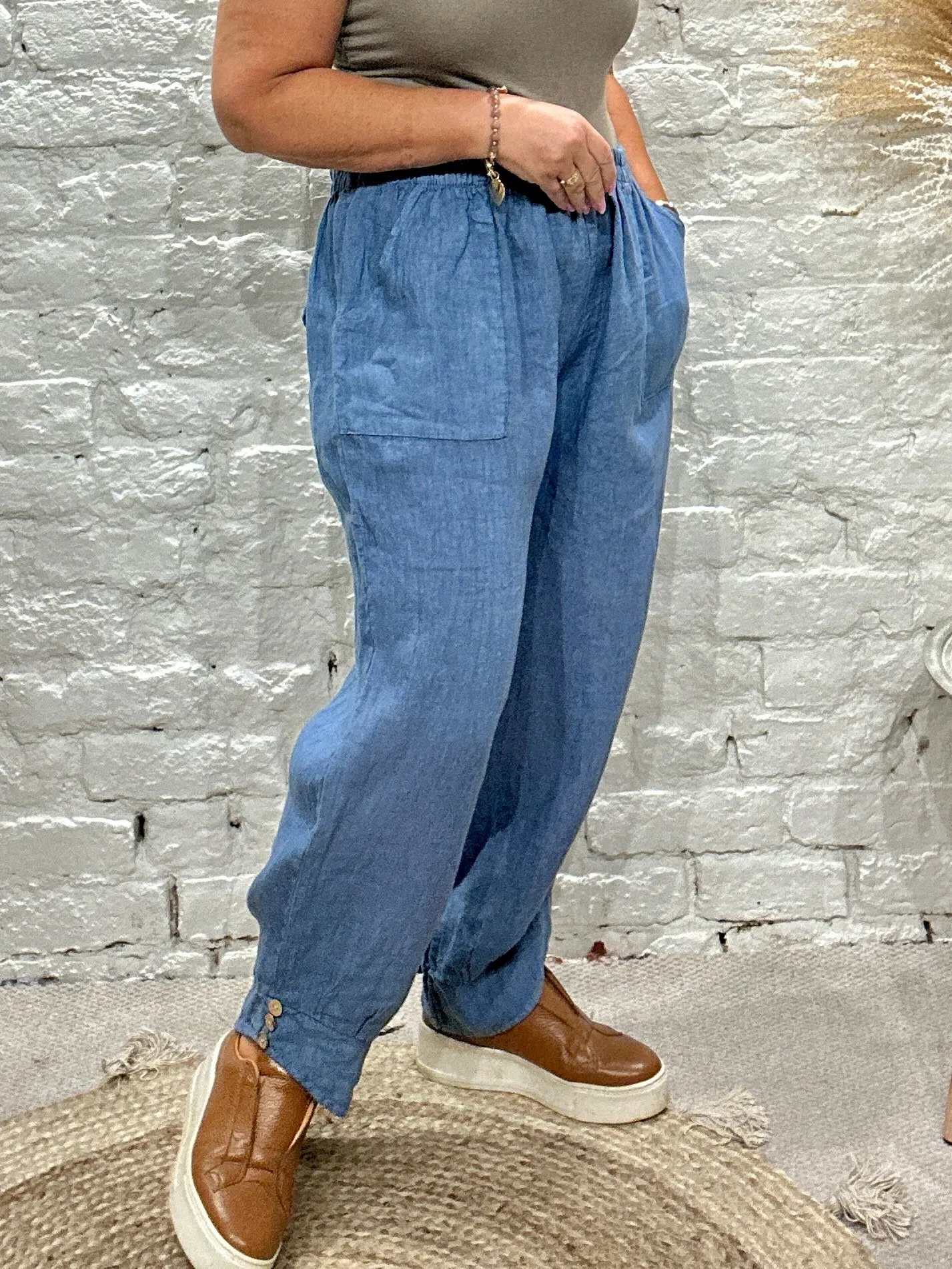 Eden Milford wooden Button 100 % Linen Cuff Bottom Trousers with pockets