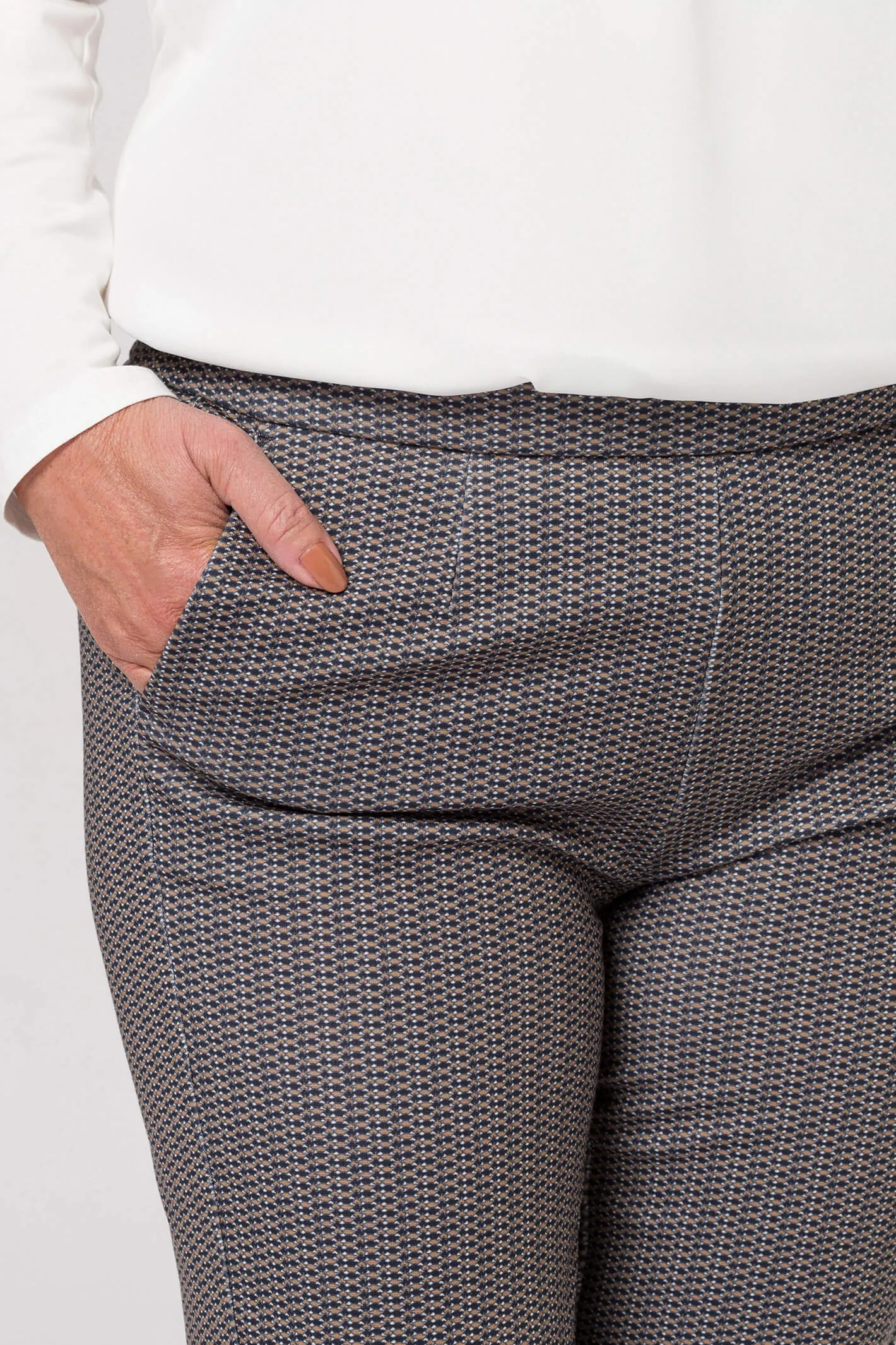 Frank Walder Mia 621607 087 Black Patterned Pull-On Trousers