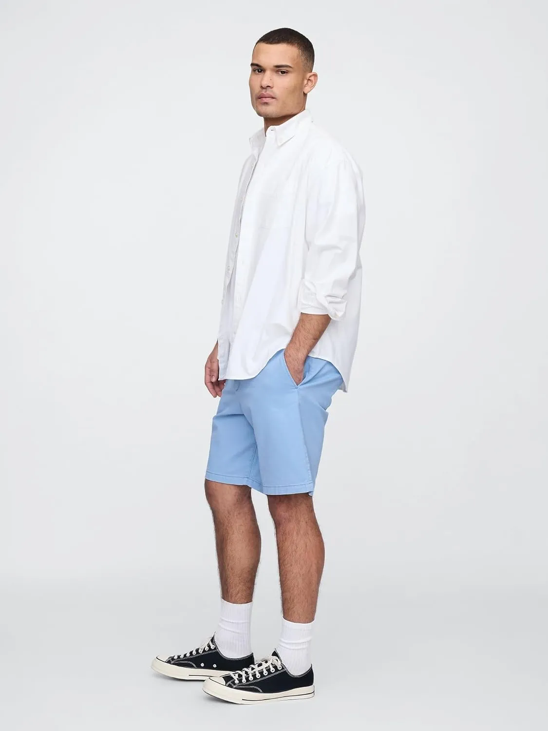 GAP Men's 9" Essential Shorts