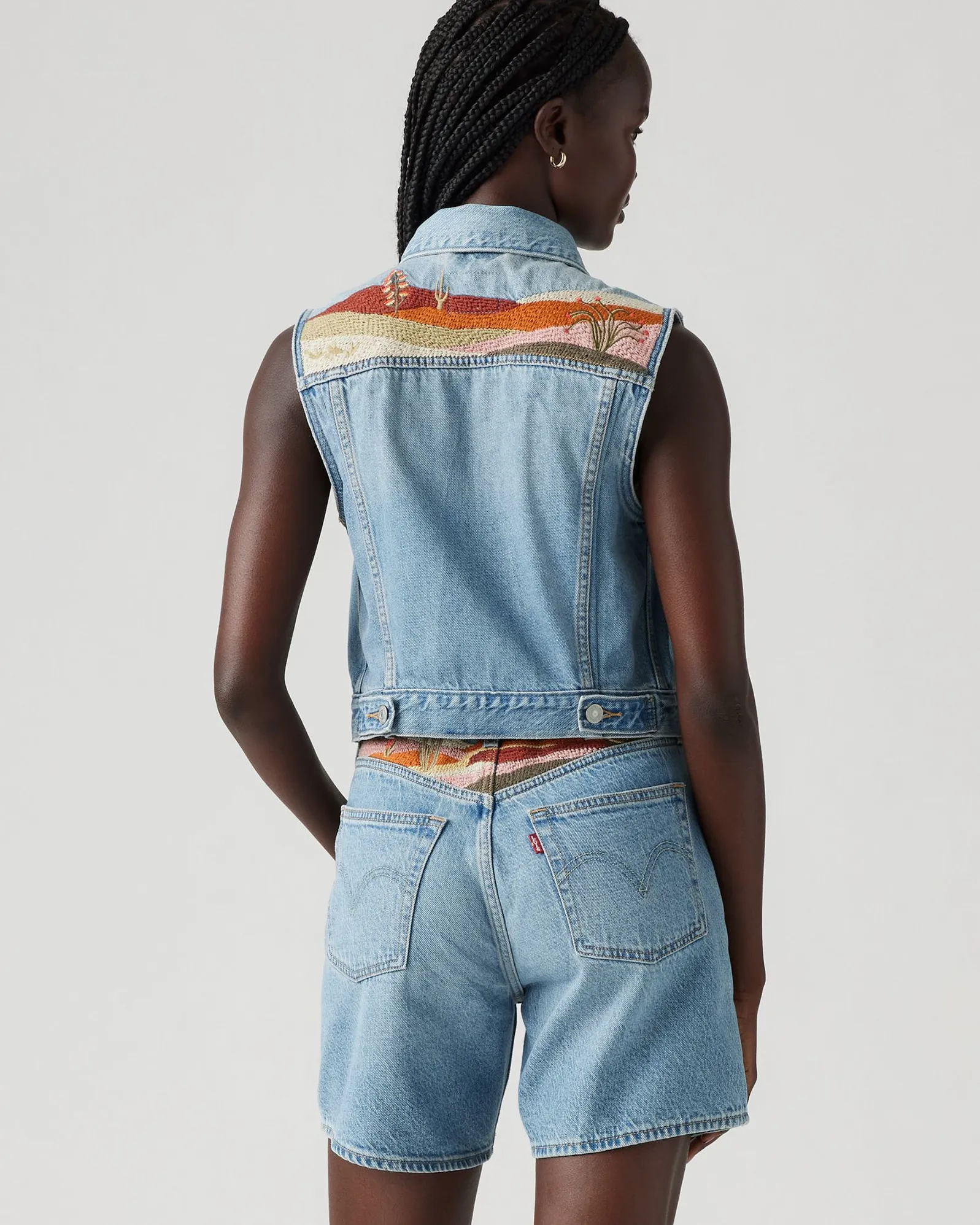 Levi's® Womens Embroidered XS Trucker Vest - Desert Utopia