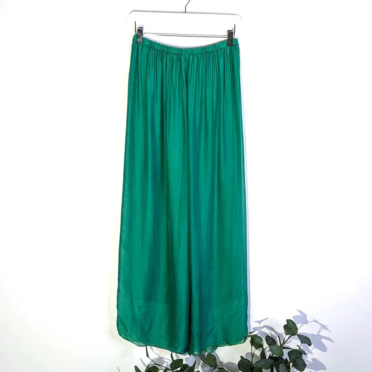 Straight leg silk blend trousers with comfortable undergarment (S-M)