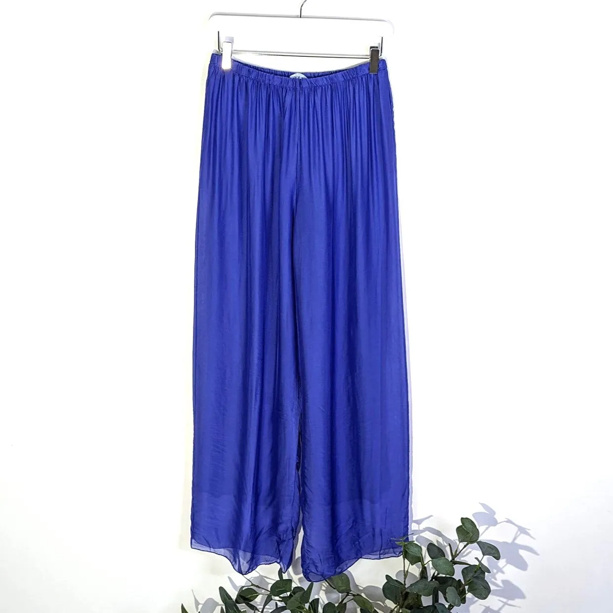Straight leg silk blend trousers with comfortable undergarment (S-M)