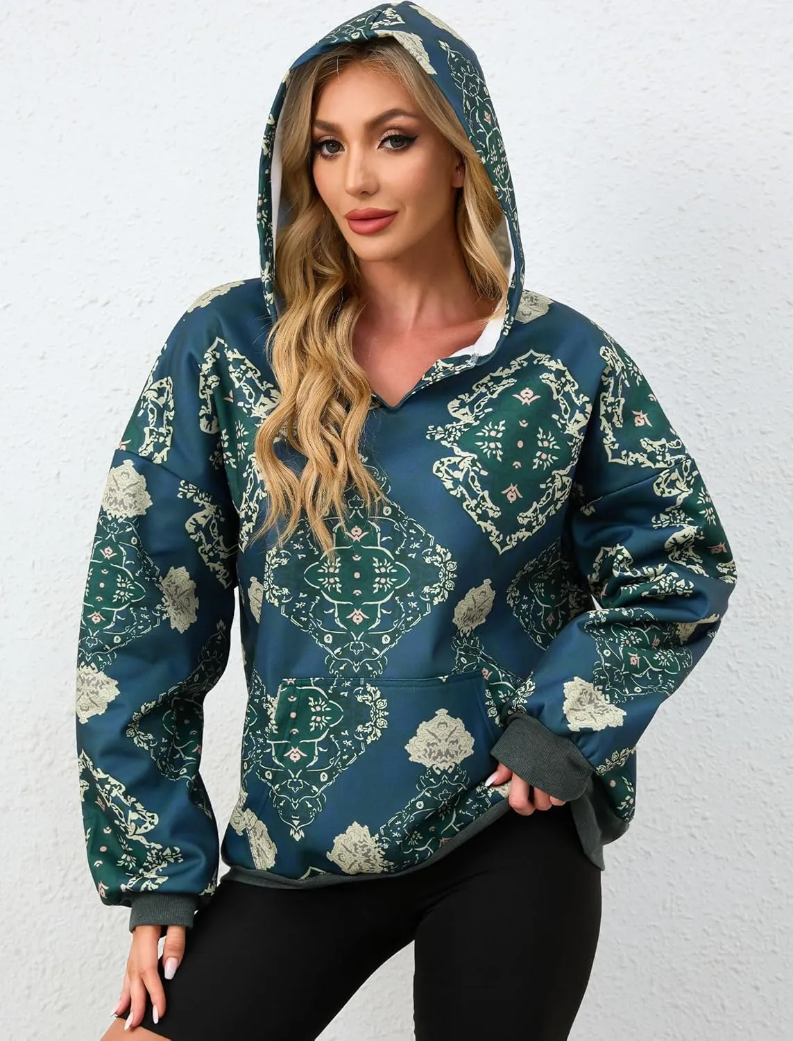 Womens Camo Hoodies Print Oversized Hooded Sweatshirts Pullover Trendy Loose Fit Long Sleeve with Pocket Casual